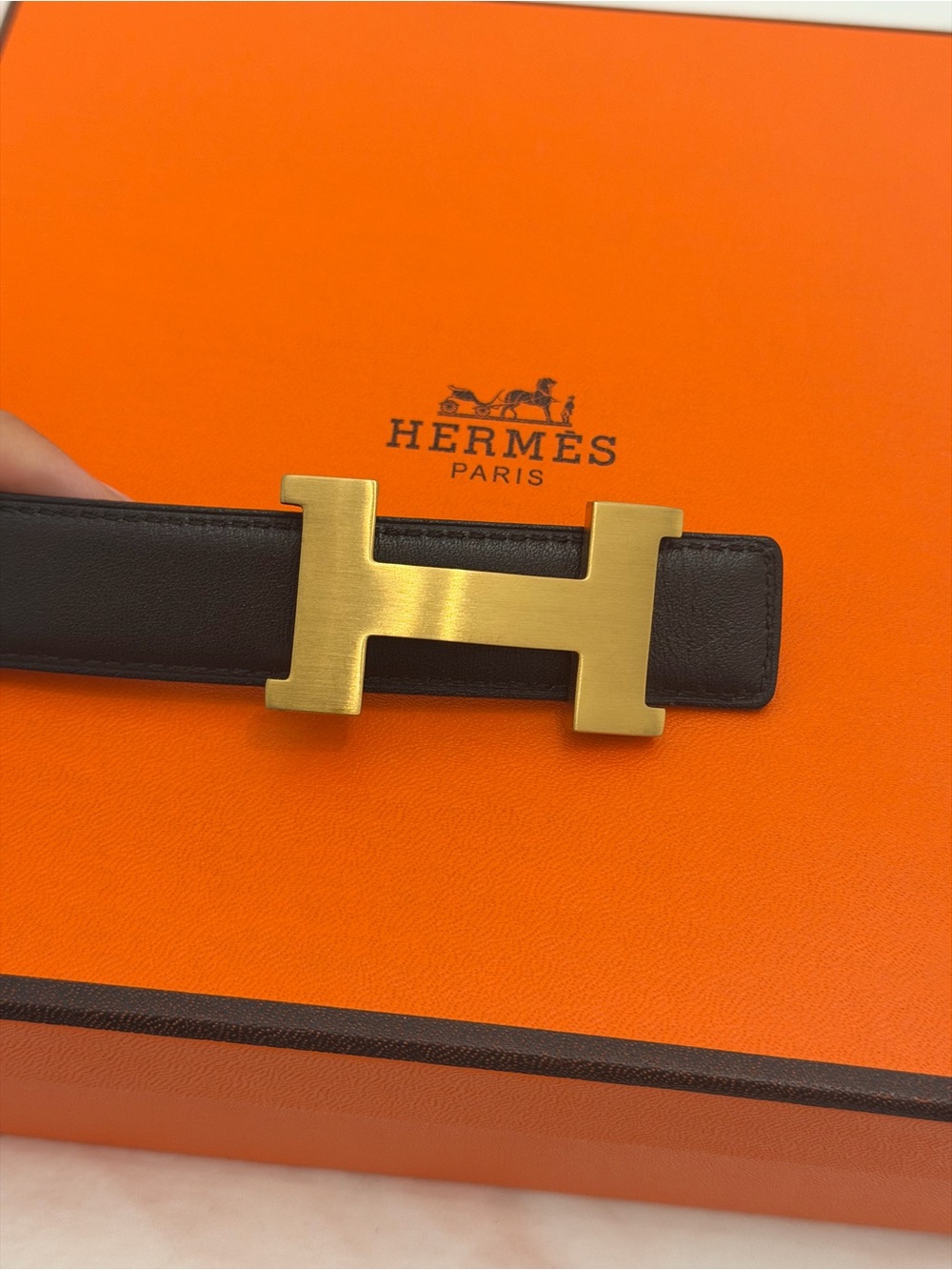 Mini H belt buckle & Reversible leather strap 24 mm - Picture 7 of 8